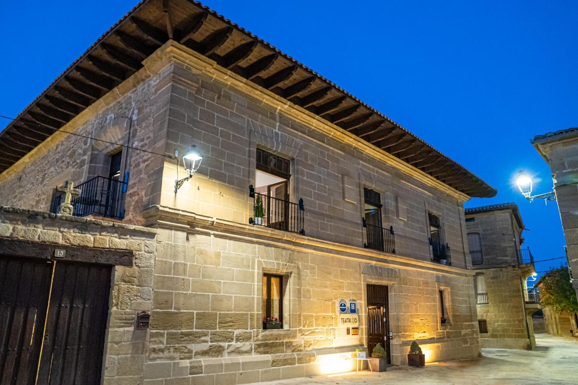 Teatrisso Hotel Palacio Cuzcurrita-Río Tirón Buitenkant foto